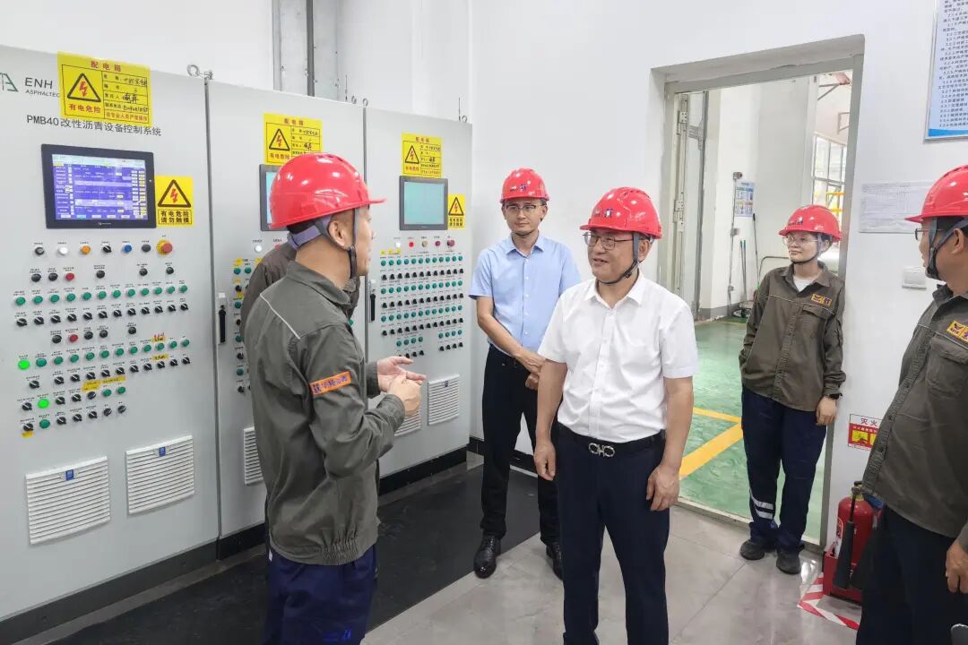 570fcae0-e43d-4e62-a3ca-7d78ce594b75.jpg